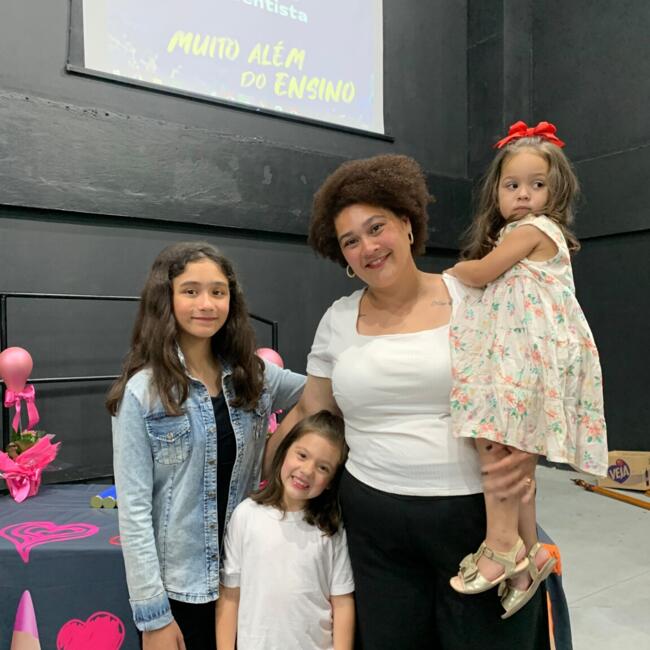 Emprego de babá em Canoas: Quetelem brum