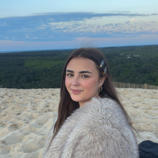 Babysitter in Blaye: Malyssa