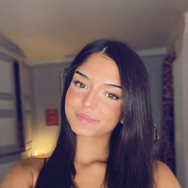 Babysitter in Tournon-sur-Rhône: Allycia