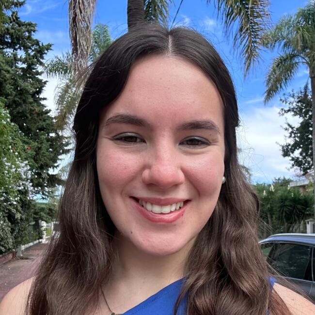 Babysitter in Montevideo: Belu