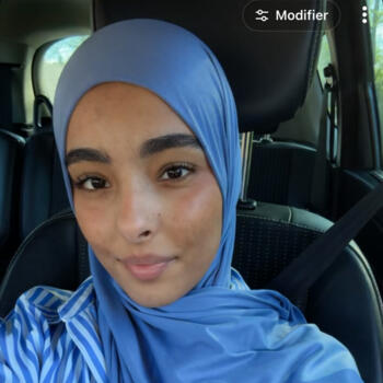 Babysitter Hem: Hadjila