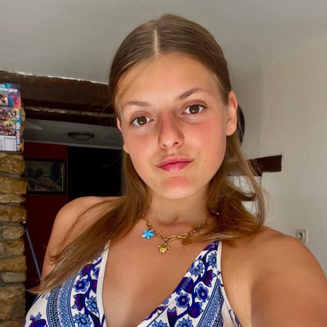Babysitter in Fougerolles: Alicia