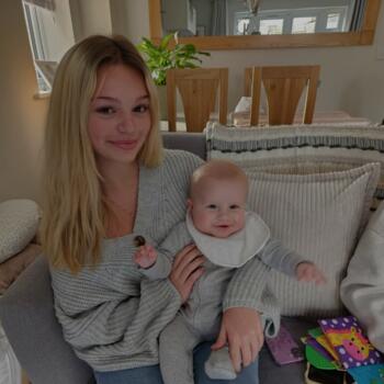 Babysitter in Poole: Chloe
