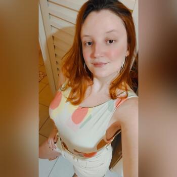 Babá em Goiânia: Caroline