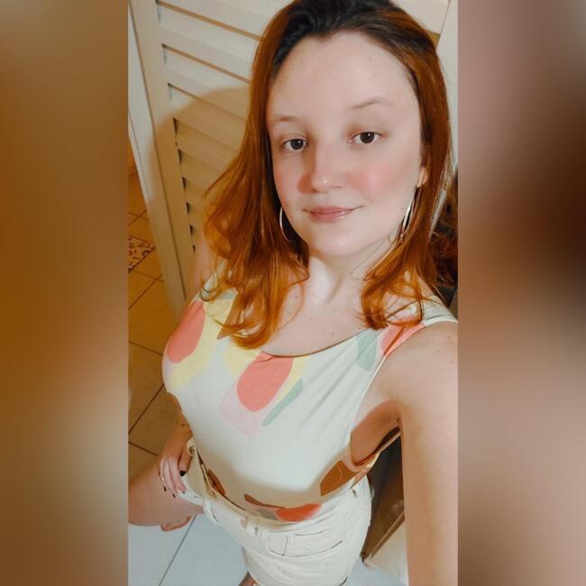 Babá em Goiânia: Caroline