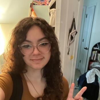 Babysitter in Manassas: Belle