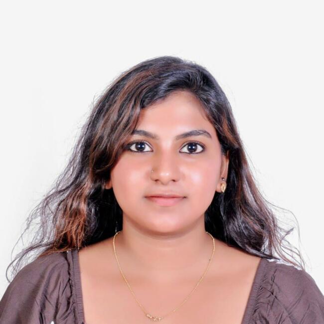 मेट्टुपालयम में बेबीसिटर: Nancy