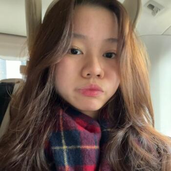 Babysitter in Singapore Island: Donna