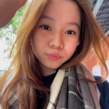 Babysitter in Singapore Island: Donna
