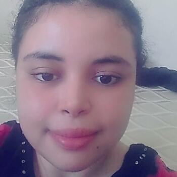 Babysitter Tangier: Nawal