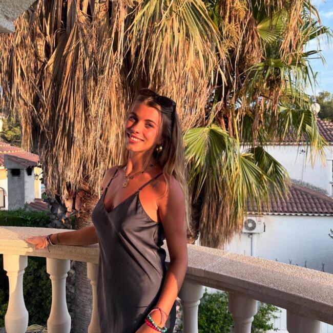 Babysitter in Salles: Emma