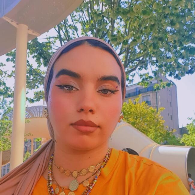 Babysitter in Saint-Denis: Zainiba