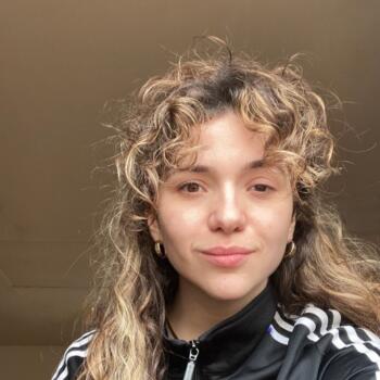 Babysitter in Kalamaria: Stella