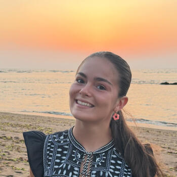 Baby-sitter Cuqueron: Camille