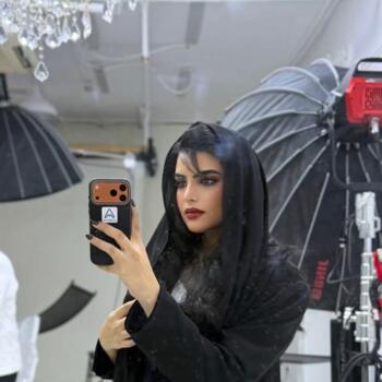 جليسة أطفال في Jazīrat Abū Z̧aby: Mahra