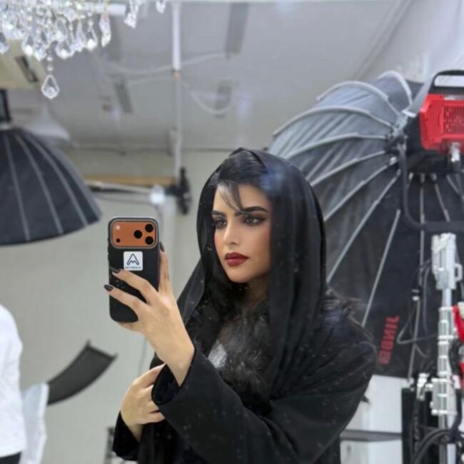 جليسة أطفال في Jazīrat Abū Z̧aby: Mahra