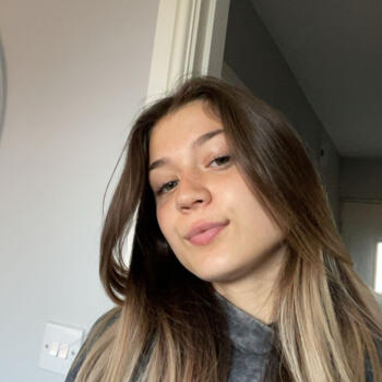 Babysitter in Aberystwyth: Rianna