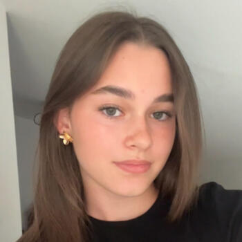 Babysitter in Chalon-sur-Saône: Lucie