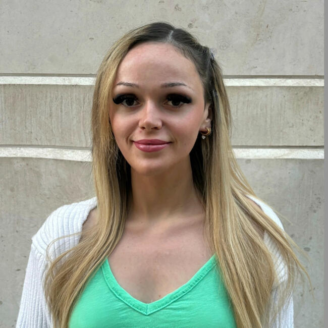 Babysitter in Toronto: Anna
