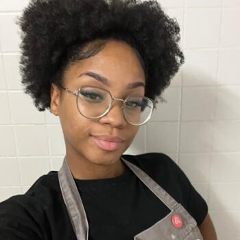 Babysitter in Vialonga: Bruna