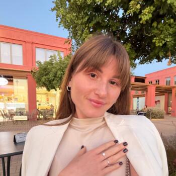 Babysitter in Nikaia: Yana