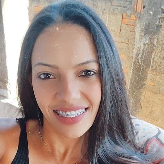 Babysitter in Três Corações: Gisele