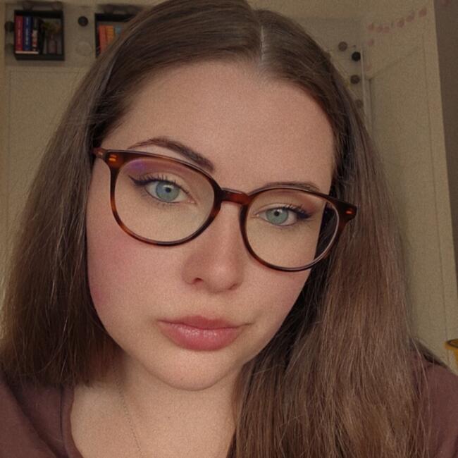 Babysitter in La Rochelle: Alicia