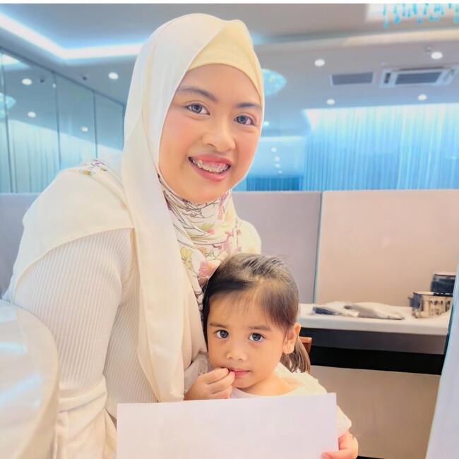 Babysitting job in Singapore: Hannah
