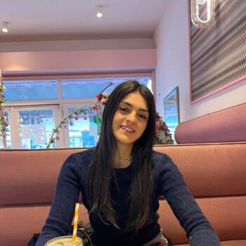 Babysitter in London: Gaia