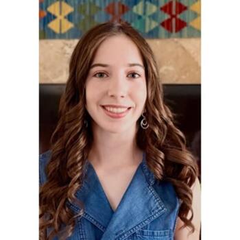 Babysitter in Glendale: Madi