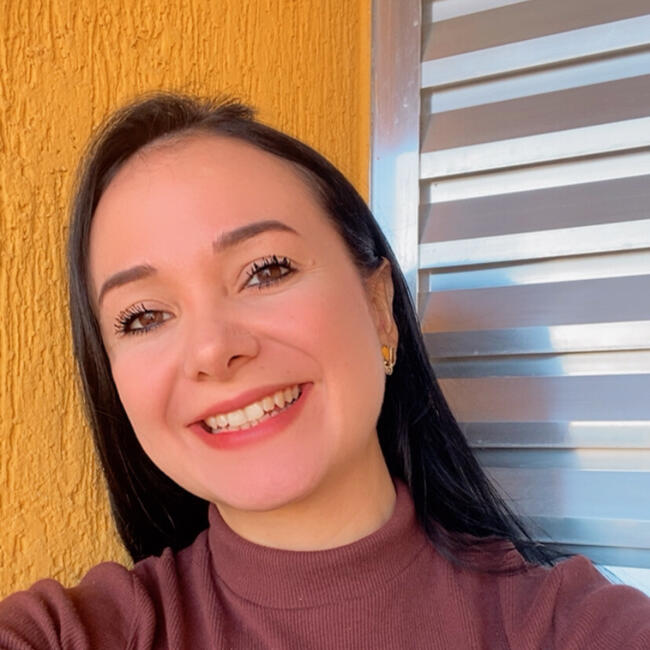 Babysitter in São José dos Campos: Nicole