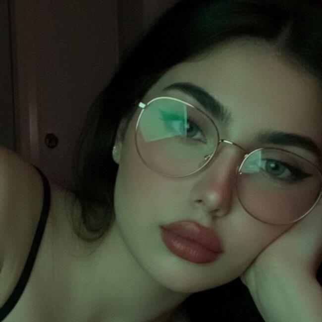 وظيفة جليسة أطفال في القاهرة: مريم