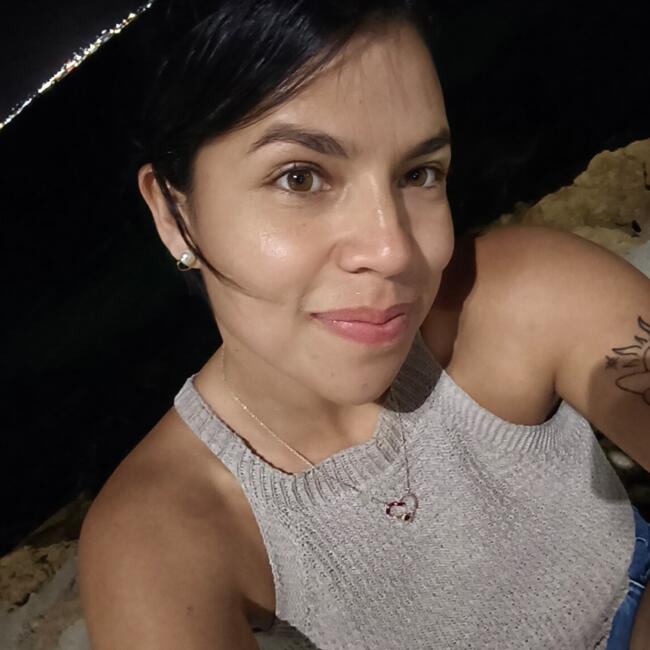 Nanny in La Línea de la Concepción: Laura