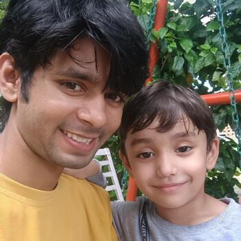Babysitter Delhi: Manu