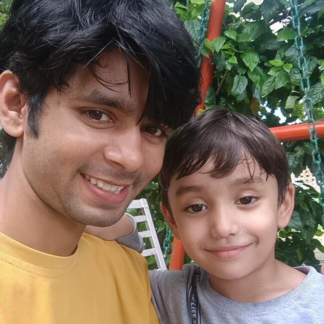 Babysitter in Delhi: Manu