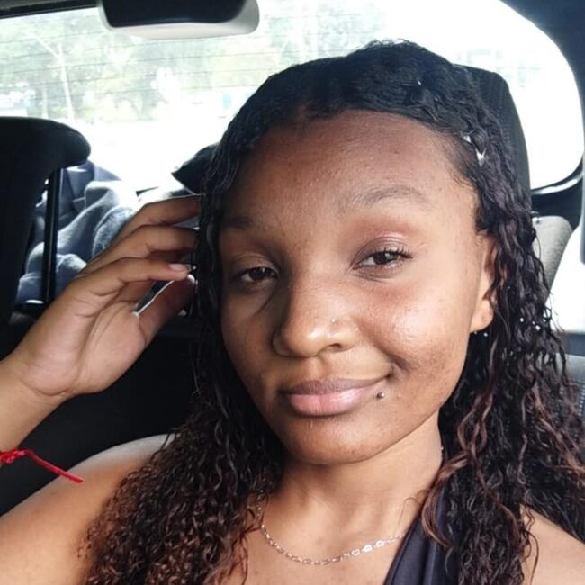 Babysitter in Niterói: Joice