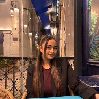 Babysitter in St-Malo: Yasmine