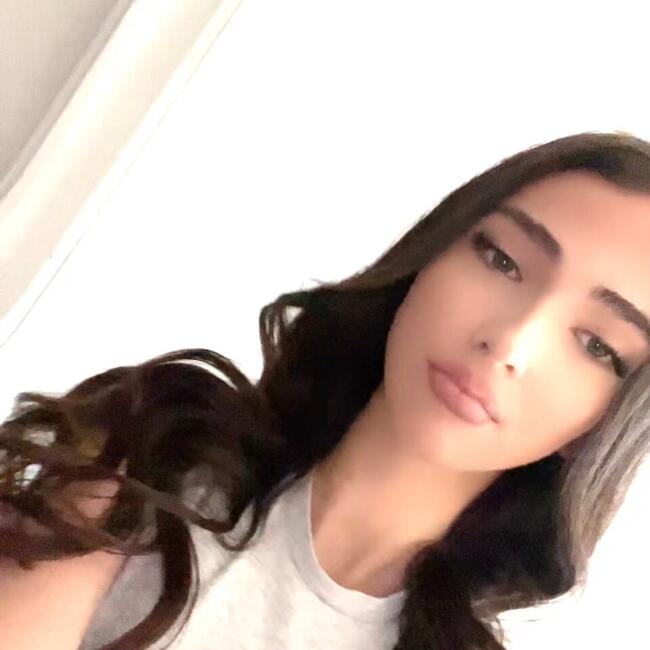 Babysitter in Montigny-le-Bretonneux: Léa