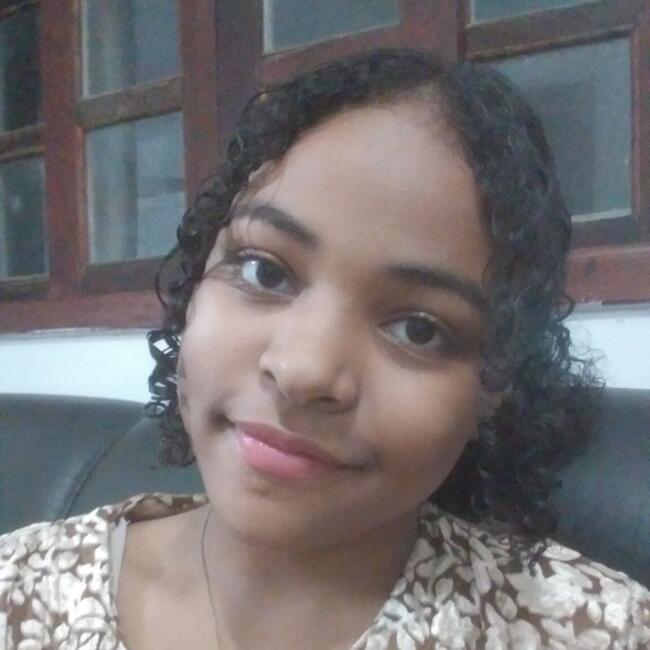 Babá em Niterói: Maria Fernanda