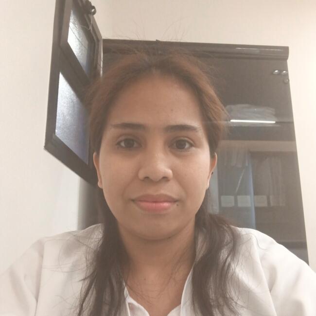 وظيفة جليسة أطفال في الرياض: Janine