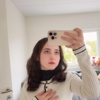 Babysitter in Nyköping: Bibi Zahra