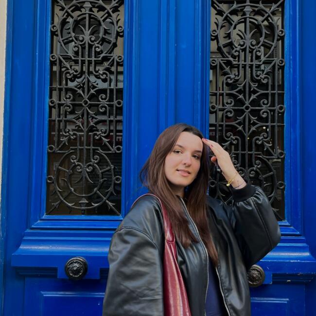 Babysitter in Saint-Martin-d'Hères: Louise