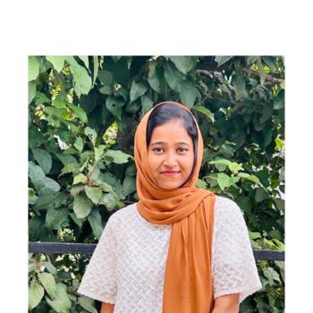 جليسة أطفال Jazīrat Abū Z̧aby: Shahna