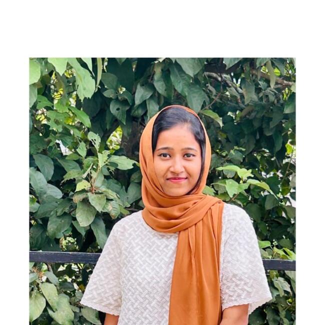 جليسة أطفال في Jazīrat Abū Z̧aby: Shahna