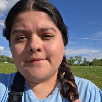 Babysitter in Monmouth Junction: Yuly