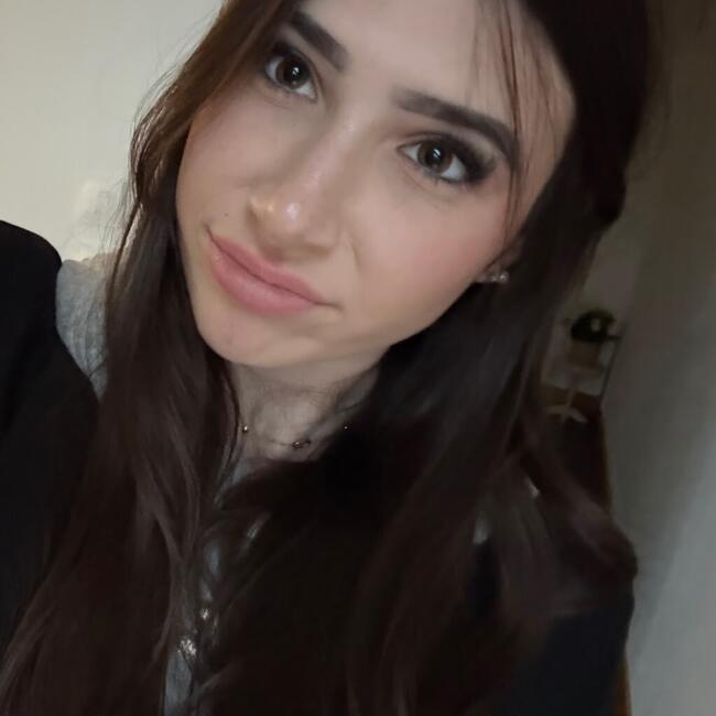 Babysitter in Bray-la-Campagne: Emma