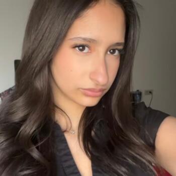 Babysitter in Molenbeek-Saint-Jean: Nourhane