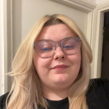 Babysitter in Nottingham: Julia