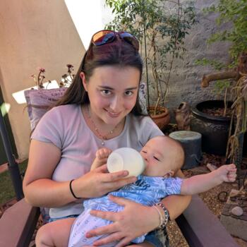 位於尚贝里 的臨時保母: Camille