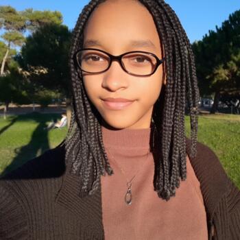 Babysitter em Almada: Albertina Nunes